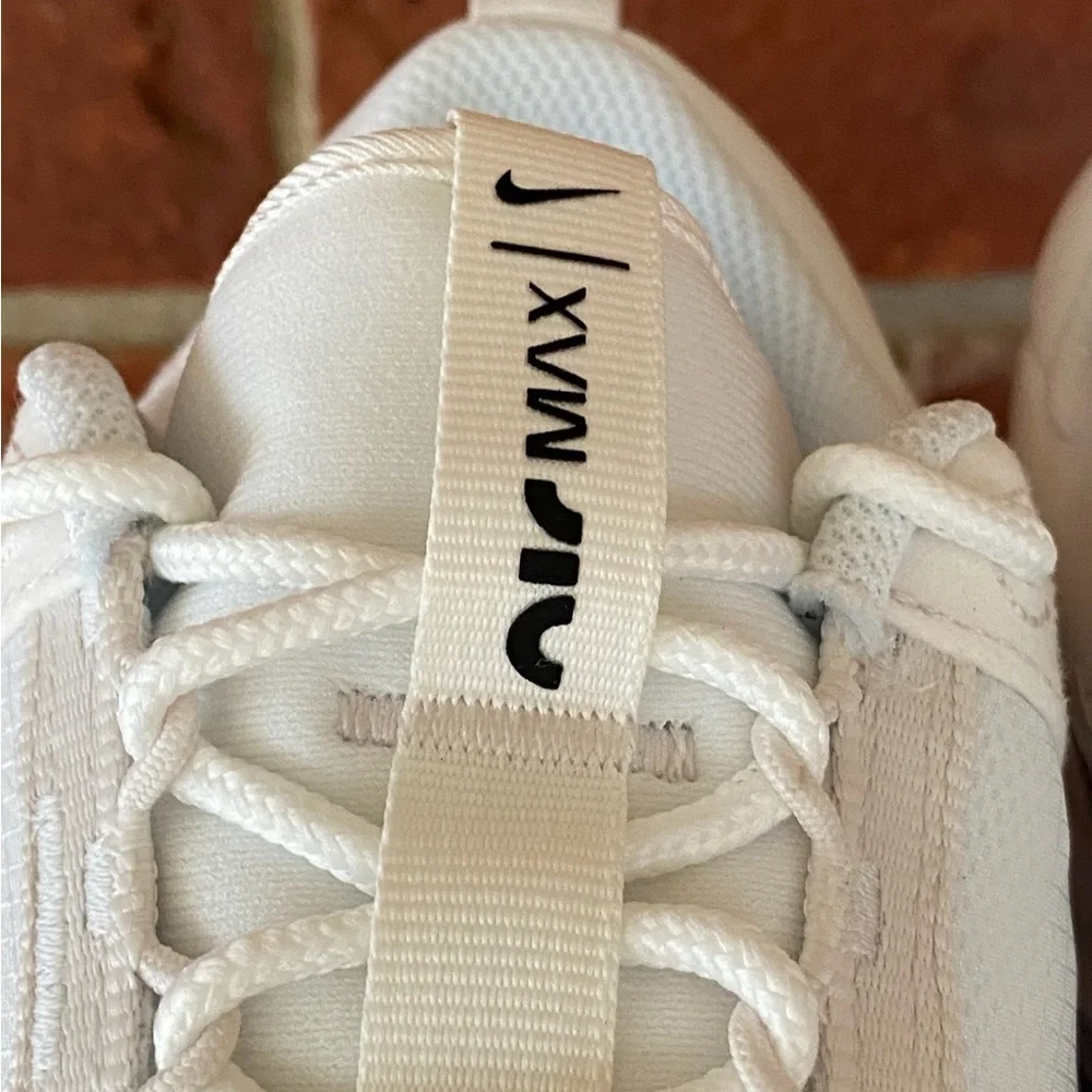 Nike Air Max Intrlk Women’s White Grey New Sneakers NIB Lifestyle Shoes - Picture 8 of 10